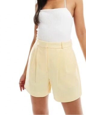 Abercrombie & Fitch Light Yellow High-Rise Pleated Shorts